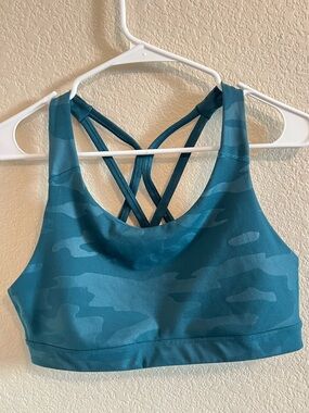 GREAT CONDITION Old Navy Teal Blue Camo Crisscross Sports Bra